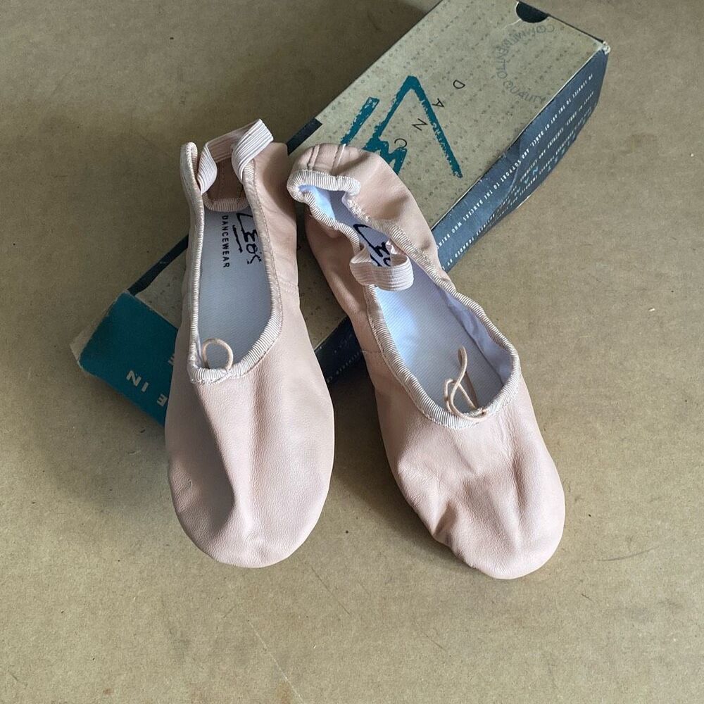 Leo's Dancewear Protege Pink Ballet Flats Style 045 Size 4.5